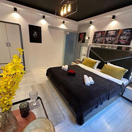 The Fame - Modern Studio In Top Location & Parking Craiova Exteriér fotografie